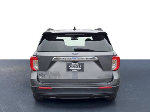 Used 2021 Ford Explorer XLT image 11