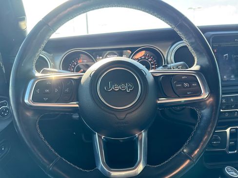 Used 2018 Jeep Wrangler Unlimited Sahara image 15