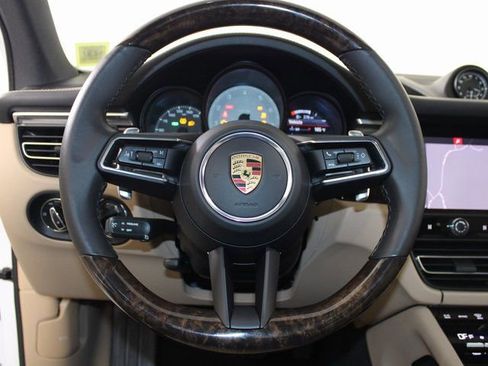 Certified 2022 Porsche Macan S image 19