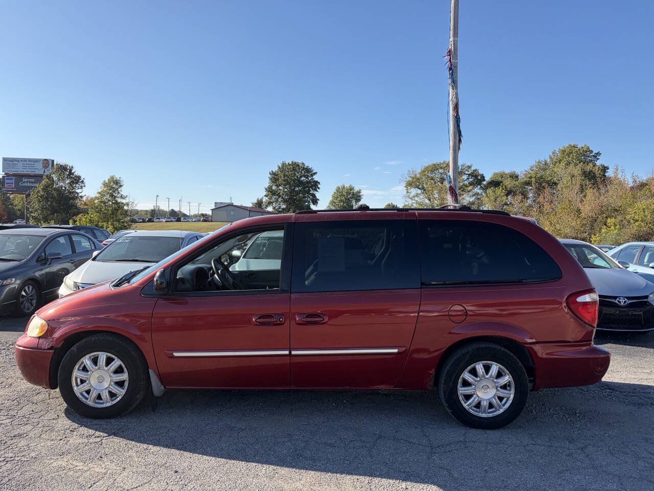Used 2007 Chrysler Town & Country Touring FWD image 3