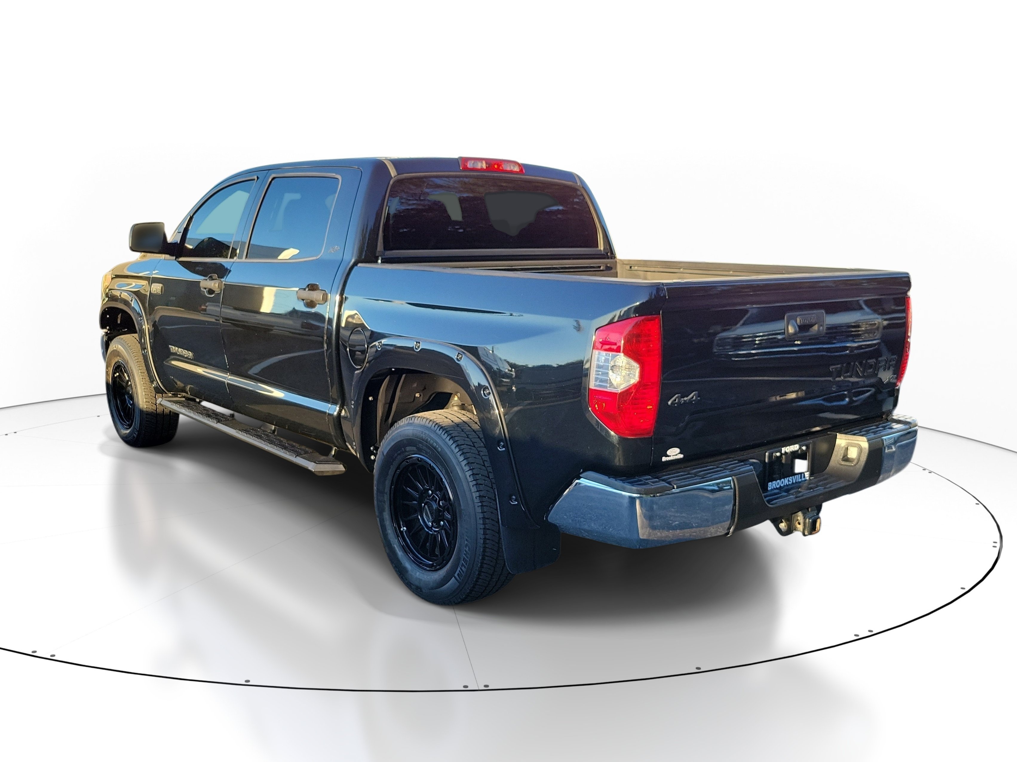 Used 2018 Toyota Tundra SR5 w/ SR5 Upgrade Package AWD/4WD image 4