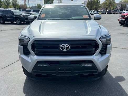 Used 2024 Toyota Tacoma SR5 AWD/4WD image 6