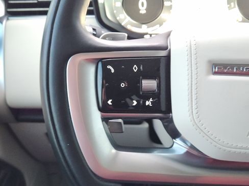 Used 2022 Land Rover Range Rover SE image 30