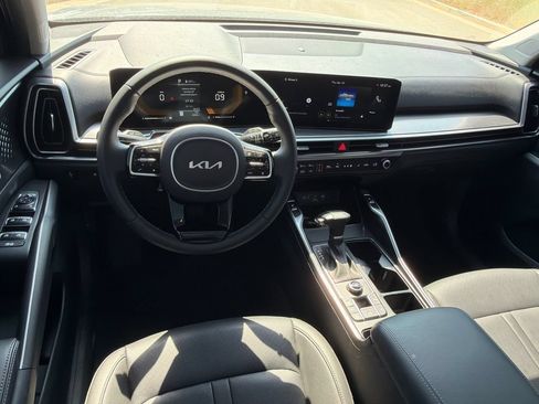 Used 2025 Kia Sorento S w/ Panoramic Sunroof Package FWD image 22