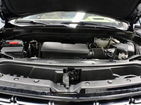 Used 2021 Chevrolet Suburban Premier w/ Premium Package AWD/4WD image 19