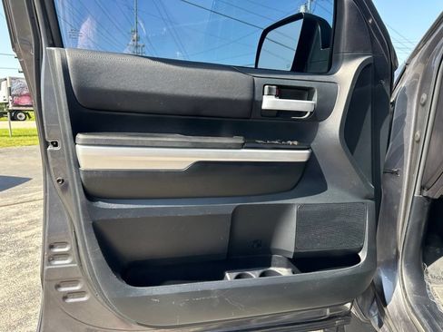 Used 2015 Toyota Tundra SR5 w/ SR5 Upgrade Package AWD/4WD image 14