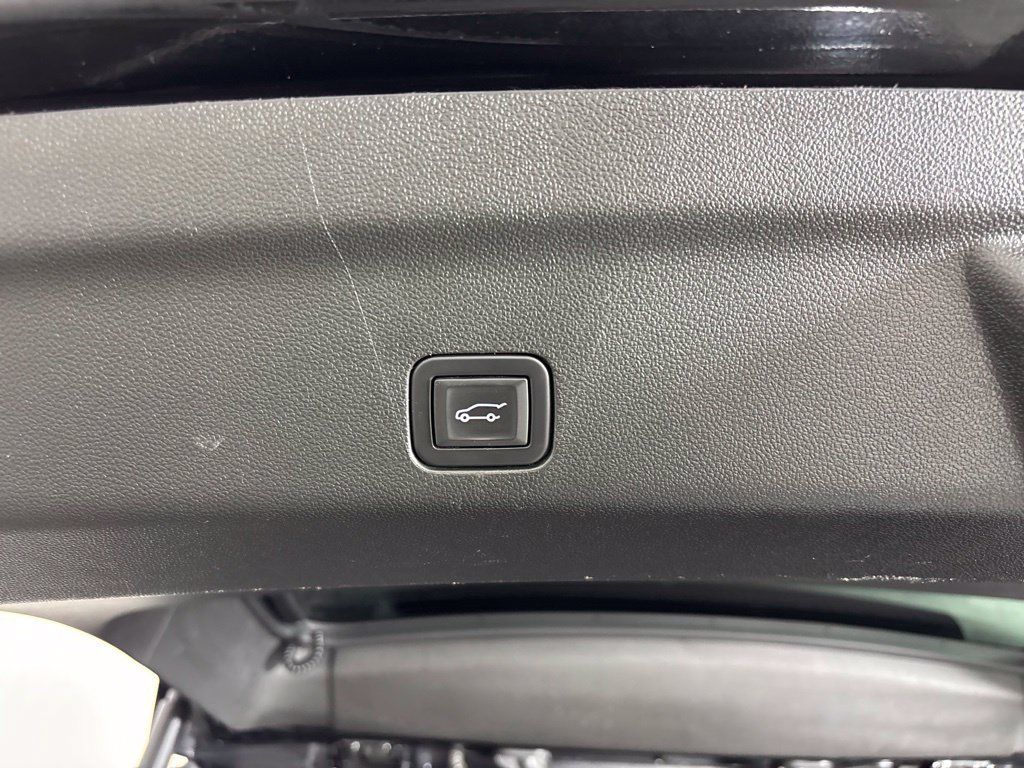 Certified 2021 Chevrolet Tahoe Premier AWD/4WD image 21
