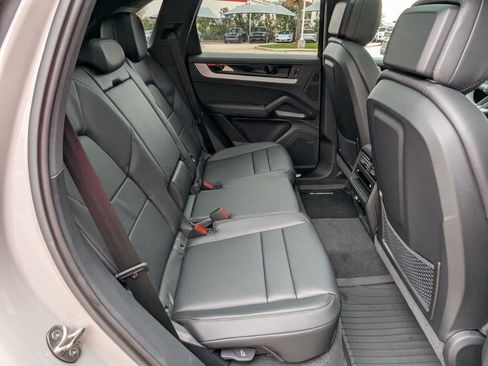 Certified 2026 Porsche Cayenne AWD/4WD image 23