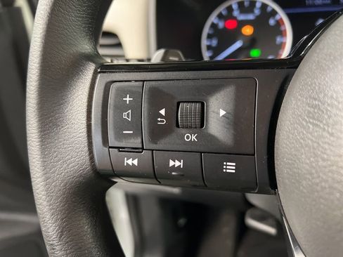 Used 2021 Nissan Rogue SV AWD/4WD image 18