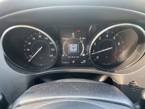 Used 2017 Jaguar F-PACE Prestige image 21