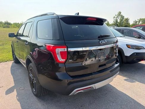 Used 2016 Ford Explorer XLT w/ Equipment Group 202A AWD/4WD image 10