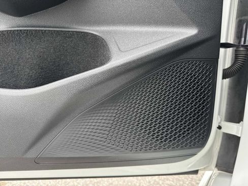 Used 2023 Volkswagen Golf R image 37