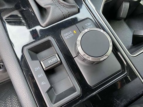 Used 2024 Toyota Tundra Limited image 33