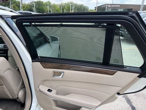 Used 2014 Mercedes-Benz E 350 4MATIC Wagon image 19