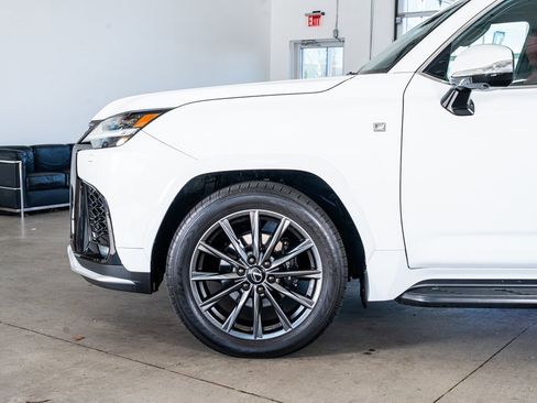 Used 2024 Lexus LX 600 F Sport image 9