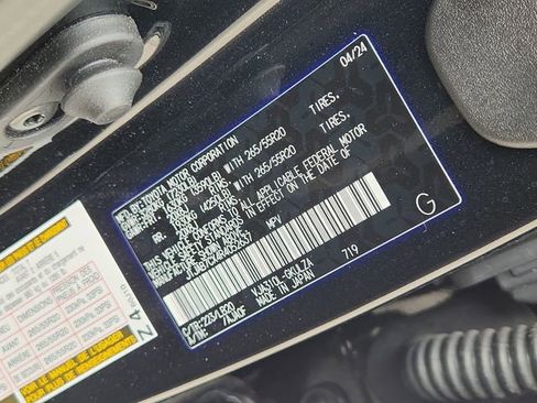 Used 2024 Lexus LX 600 4WD w/ Premium Package image 35