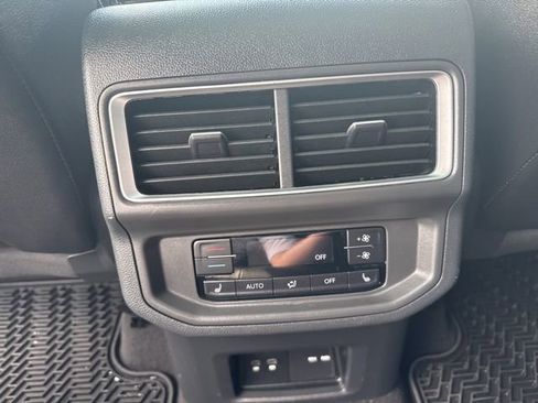 Used 2024 Volkswagen Atlas SEL Premium R-Line image 15