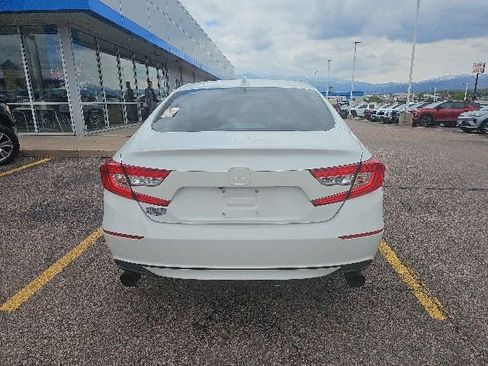 Used 2018 Honda Accord EX image 4