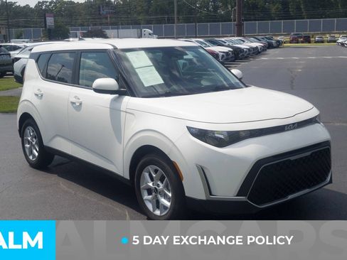 Used 2025 Kia Soul LX w/ LX Technology Package FWD image 3