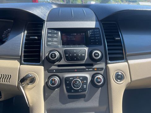 Used 2017 Ford Taurus SEL image 26