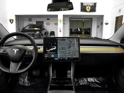 Used 2019 Tesla Model 3 Long Range RWD image 13