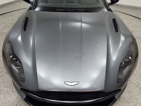 Used 2019 Aston Martin DB11 Volante RWD image 12