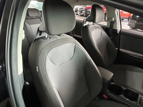 Used 2025 Kia K4 FWD image 36