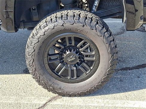 Used 2025 Chevrolet Silverado 2500 LT image 26