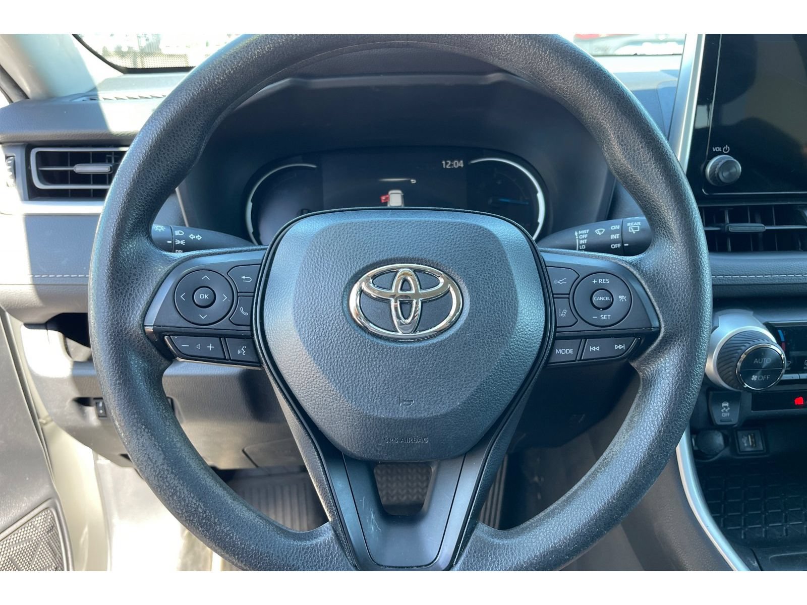 Used 2023 Toyota RAV4 LE AWD/4WD image 34