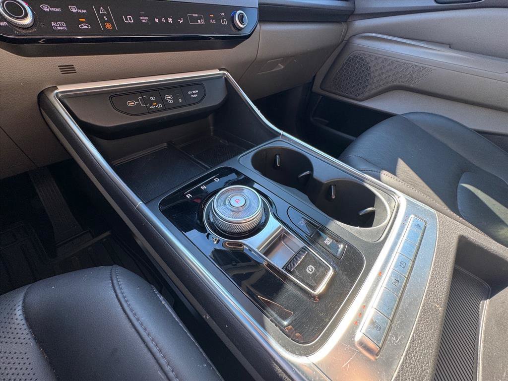 Certified 2025 Kia Carnival EX FWD image 21