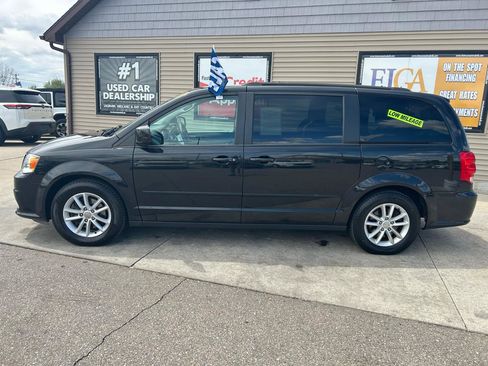 Used 2016 Dodge Grand Caravan SXT FWD image 8