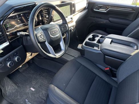 Used 2023 GMC Sierra 1500 SLE image 10