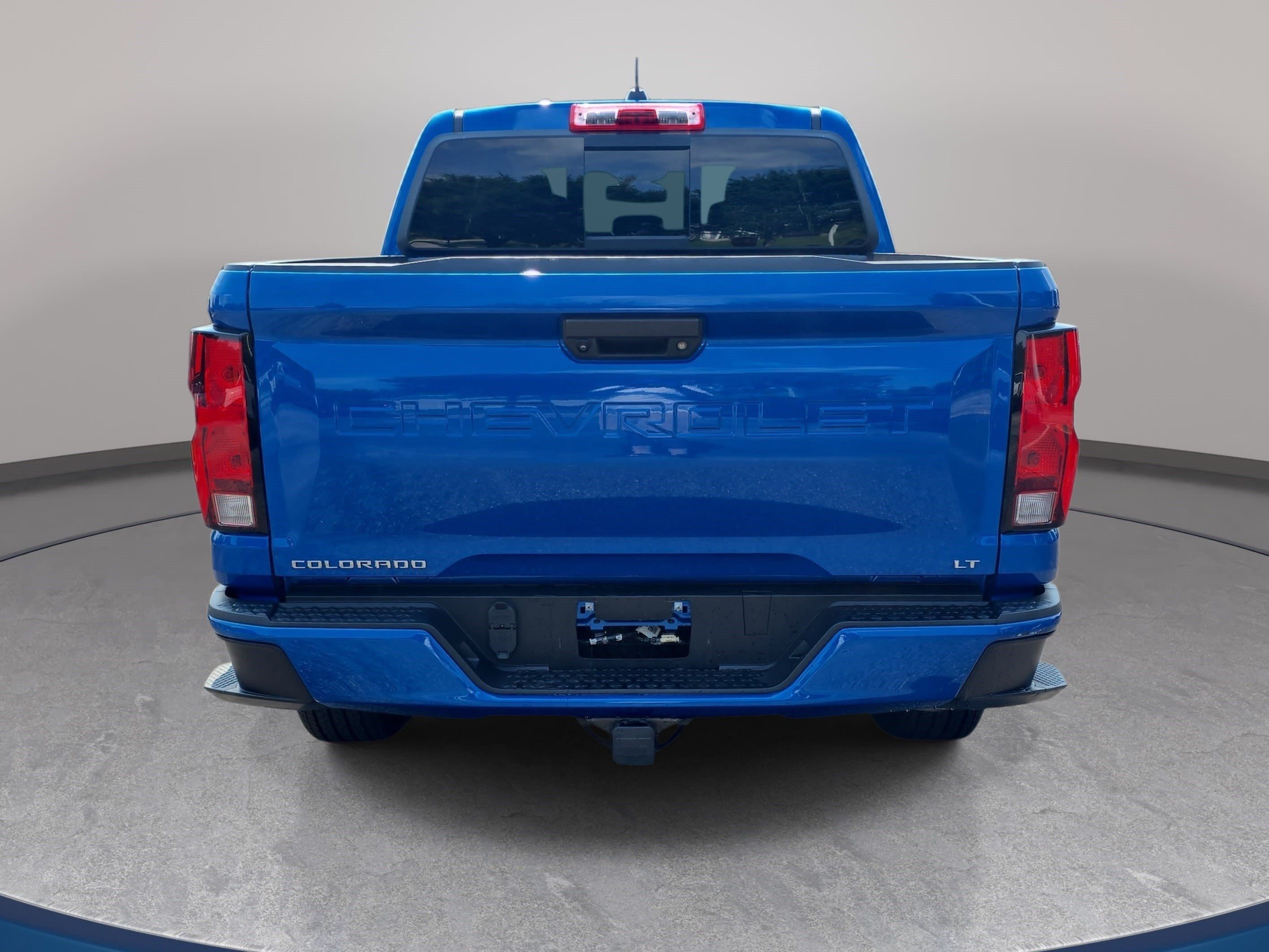 Used 2024 Chevrolet Colorado LT w/ LT Convenience Package II RWD image 6