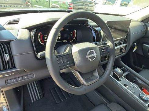 New 2026 Nissan Pathfinder SL image 31