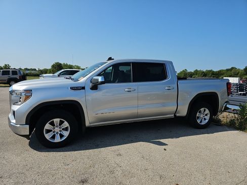 Used 2019 GMC Sierra 1500 SLE w/ SLE Value Package AWD/4WD image 4