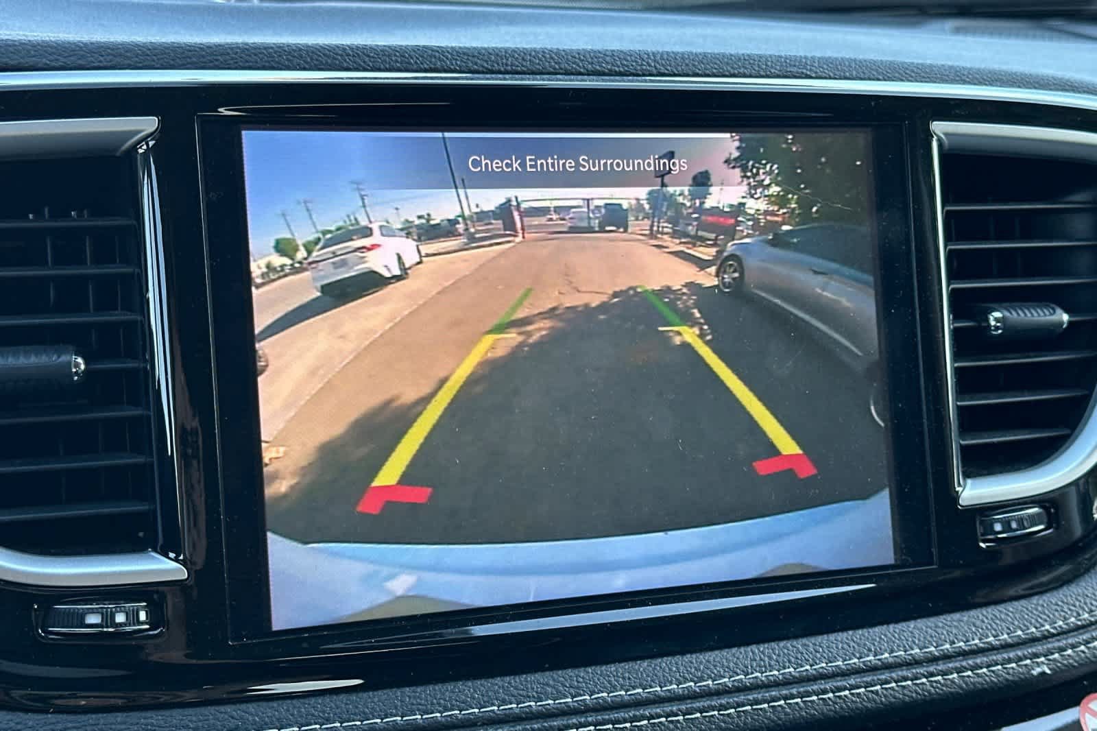 Used 2024 Chrysler Pacifica Limited FWD image 22