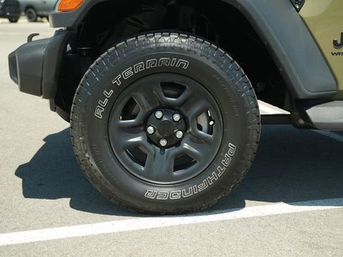 Used 2025 Jeep Wrangler Sport AWD/4WD image 11