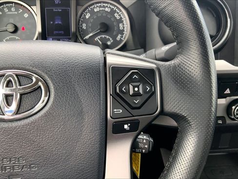 Used 2017 Toyota Tacoma SR5 w/ Tow Package image 25