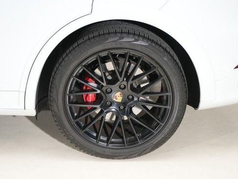 Used 2021 Porsche Cayenne GTS image 29