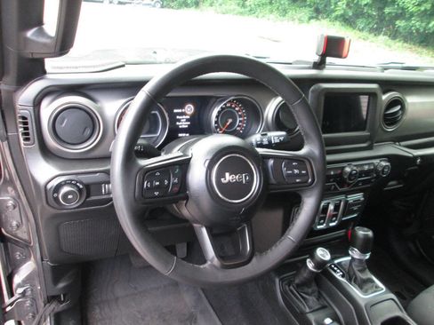 Used 2023 Jeep Wrangler 4WD Sport image 12