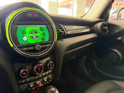 Used 2019 MINI Cooper 4-Door Hardtop FWD image 53