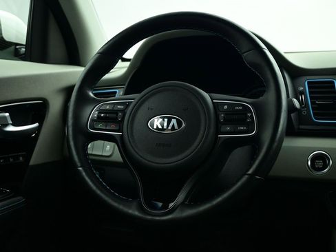 Used 2017 Kia Niro Touring image 8