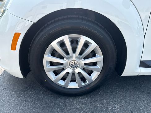 Used 2013 Volkswagen Beetle 2.5 FWD image 9