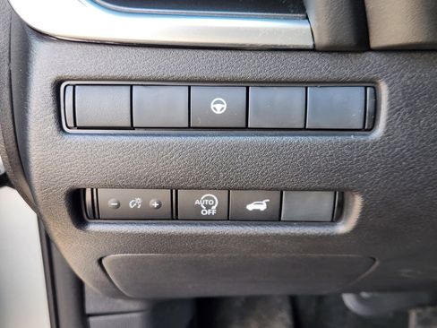 Used 2024 Nissan Rogue SV w/ SV Premium Package image 25