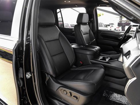 Used 2022 Chevrolet Suburban LT image 34