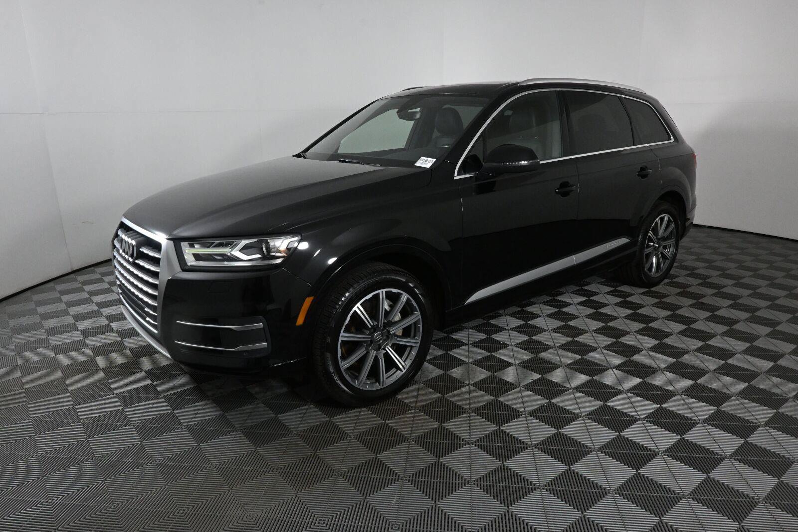 Used 2017 Audi Q7 3.0T Premium AWD/4WD image 1