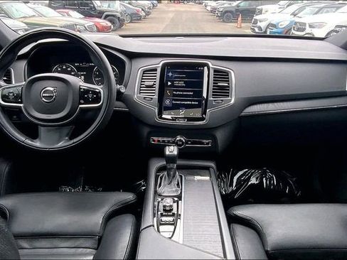 Used 2020 Volvo XC90 T6 Momentum AWD/4WD image 12