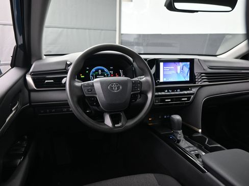 Certified 2025 Toyota Camry LE image 19