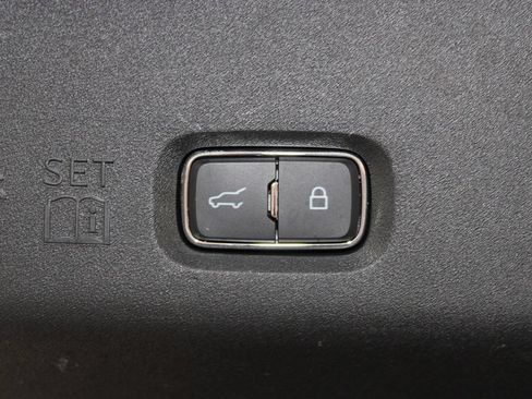 Used 2025 Ford Expedition Active RWD image 17