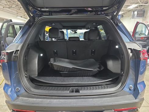 Used 2025 Chevrolet Equinox RS AWD/4WD image 14